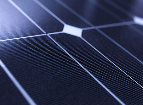 Découvrez les solutions solaires thermiques et photovoltaïque pour réduire vos factures énergétiques dans la Manche
